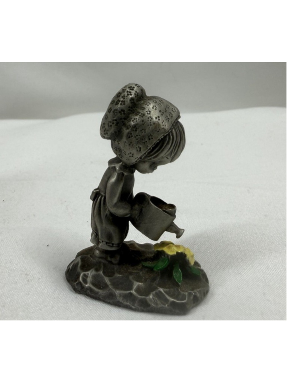 Vtg 1979 Hallmark Little Gallery Pewter Figurine 1.75” Girl Watering Flowers